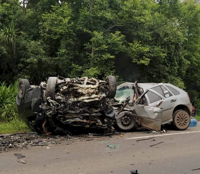 SEIS VÍTIMAS FATAIS NA BR 480 ENTRE CANOINHAS  E TRÊS BARRAS NESTA MANHÃ DE DOMINGO