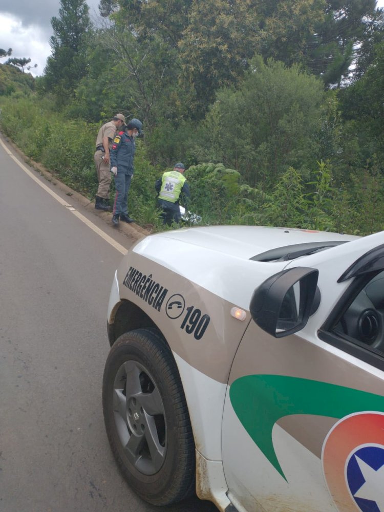 HOMEM É ENCONTRADO MORTO AS MARGENS DA SC-350 EM LEBON RÉGIS