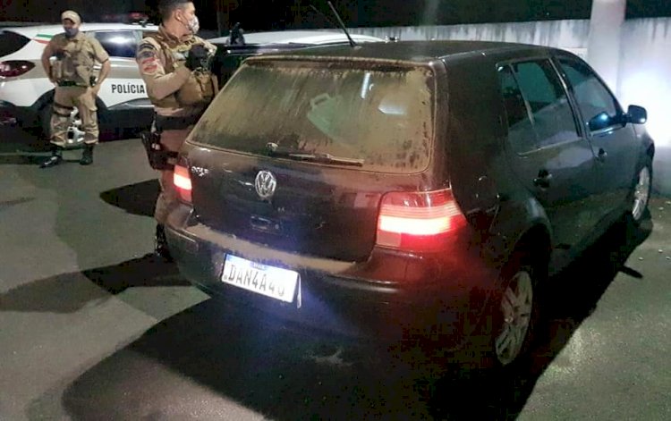 POLÍCIA MILITA\R DE CAÇADOR RECUPERA CARRO ROUBADO EM LEBON RÉGIS