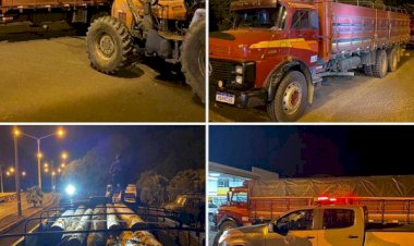 POLÍCIA AMBIENTAL PRENDE CAMINHÃO GRANELEIRO CARREGADO COM TORAS DE ARAUCÁRIA EM LEBON RÉGIS
