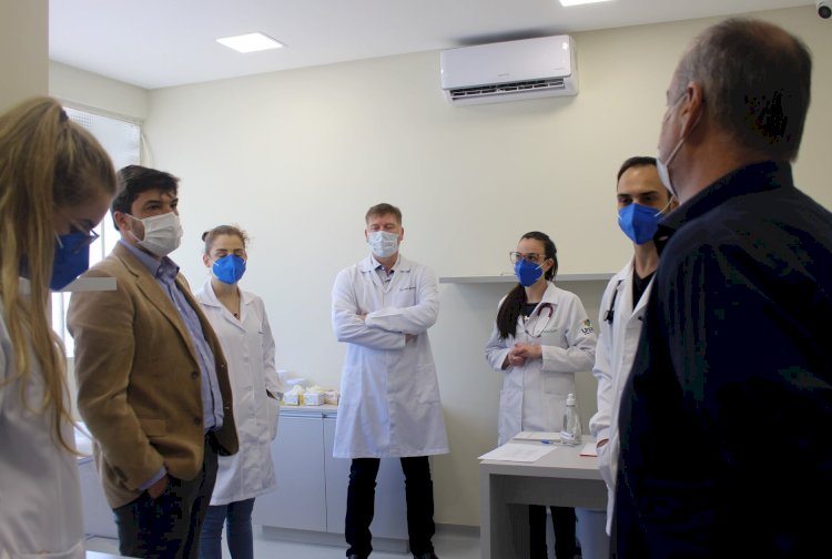 ACADÊMICOS DE MEDICINA E PROFESSORES DA UNIARP, INICIAM TRABALHOS EM LABORATÓRIO EM LEBON RÉGIS