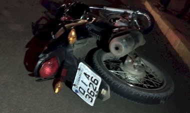 CARRO E MOTO COLIDEM NO CENTRO DE LEBON RÉGIS