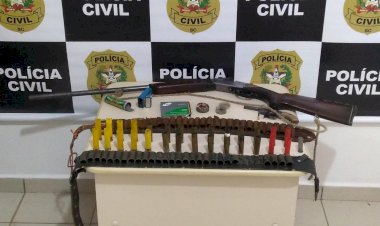 HOMEM POSTA FOTO COM ARMAS E ACABA NA CADEIA