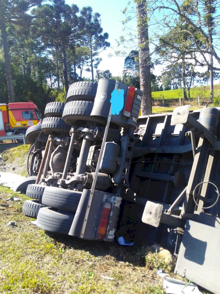 CARRETA TOMBA E MATA MOTORISTA NA BR-116 EM SANTA CECÍLIA