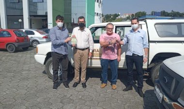 SECRETARIA DE AGRICULTURA DE LEBON RÉGIS, RECEBE VEÍCULO DOADO PELO INCRA