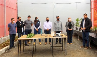 PREFEITURA DE LEBON RÉGIS INAUGURA ESTUFA PARA CULTIVO DE MUDAS