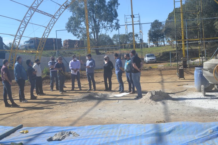 PREFEITO DOUGLAS MELLO CONVIDA VEREADORE PARA VISITAR OBRAS EM ANDAMENTO