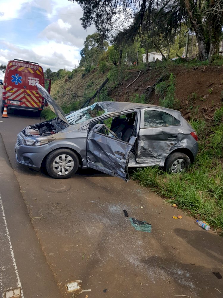 VEÍCULOS COLIDEM NA SC-350 EM LEBON RÉGIS