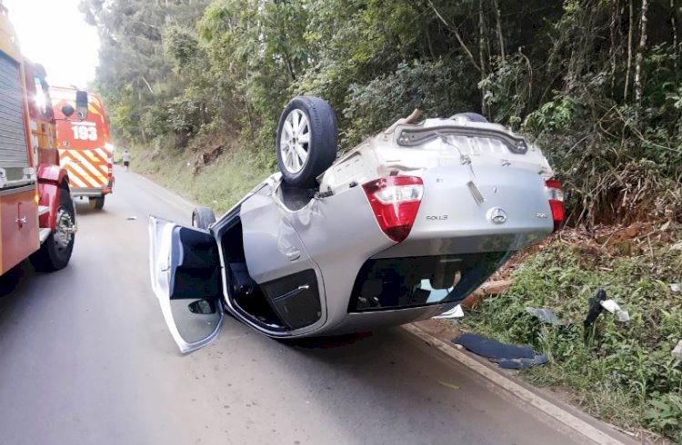 COLISÃO ENVOLVE  AUTOMÓVEL E CAMINHÃO NA SC 350 PRÓXIMO A LEBON RÉGIS