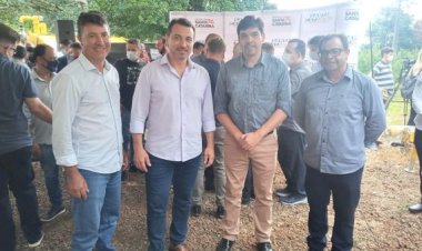 PREFEITURA DE LEBON RÉGIS RECEBE IMPLENTOS AGRÍCOLAS DOADOS POR DEPUTADOS E SENADOR