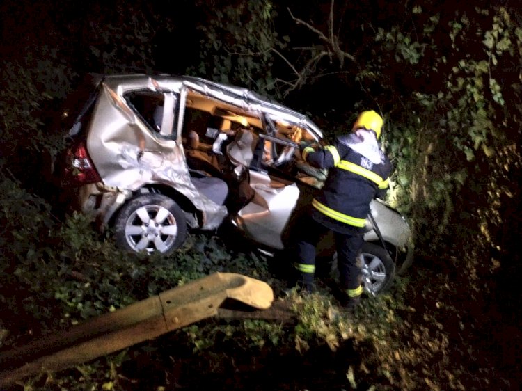 BOMBEIROS DE LEBON RÉGIS ATENDEM ACIDENTE NA PONTE DO RIO ROBERTO