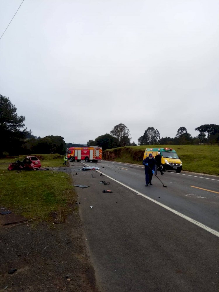 HOMEM PERDE AVIDA EM COLISÃO COM CAMINHÃO NA BR 116 SANTA CECÍLIA