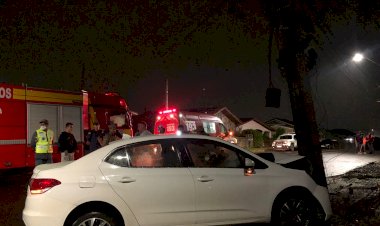SANTA CECÍLIA:  VEÍCULO COLIDE EM POSTE E CONDUTOR SE EVADE