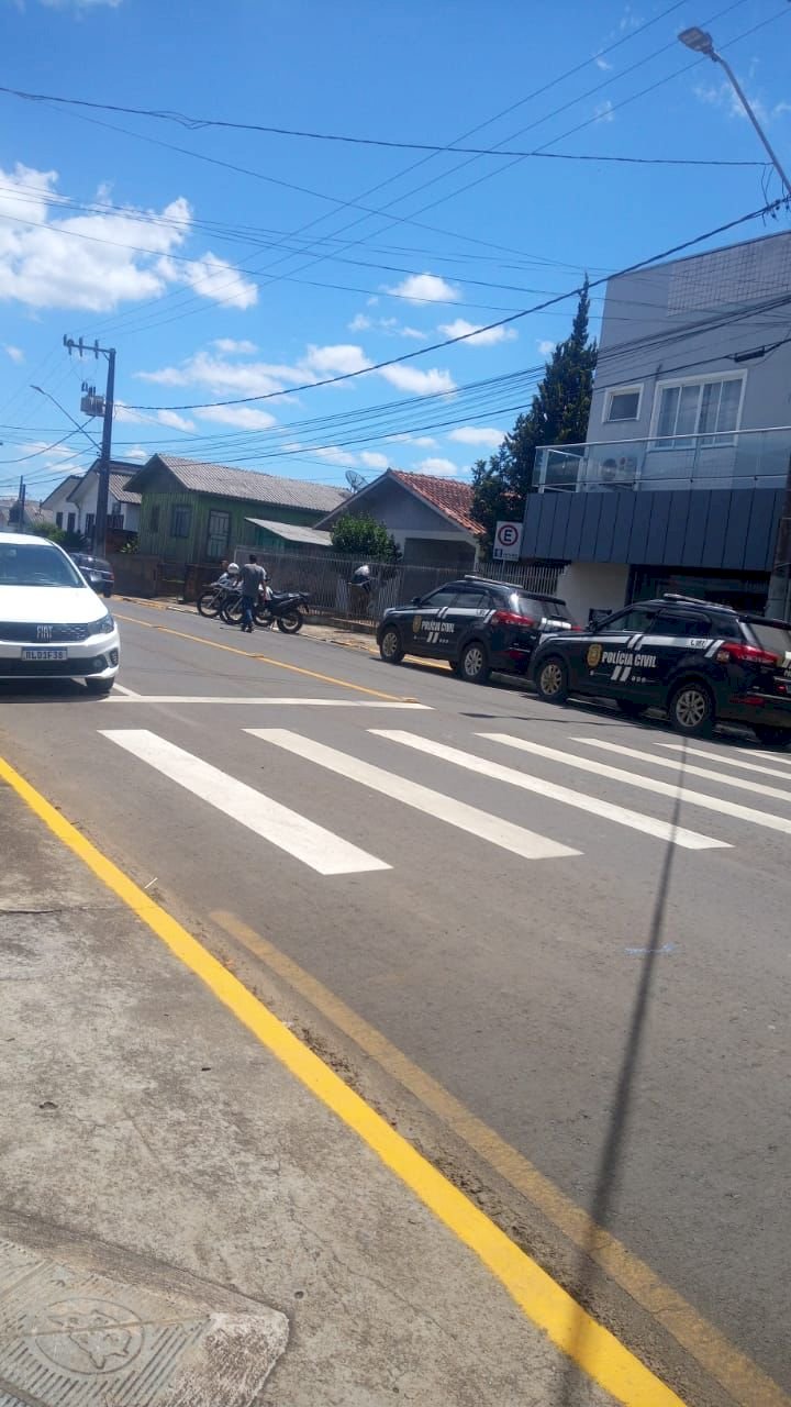 ACONTECENDO AGORA: ASSALTO A BANCO EM SANTA CECÍLIA; HÁ REFÉNS.