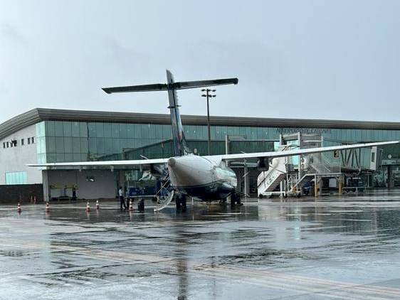 TEMPESTADE ARRASTA AVIÃO NO PARANÁ