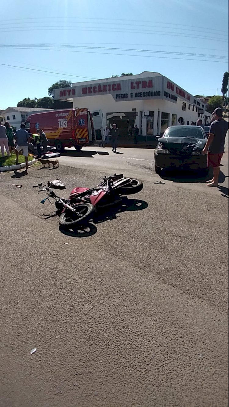 CARRO E MOTO COLIDEM DEIXANDO DUAS PESSOAS FERIDAS