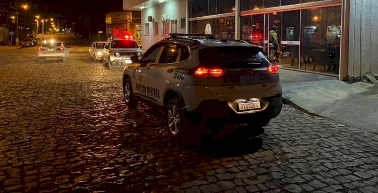 LEBON RÉGIS: POLÍCIA MILITAR E CONSELHO TUTELAR FLAGRAM  MENORES EM BAR  E DANCETERIA