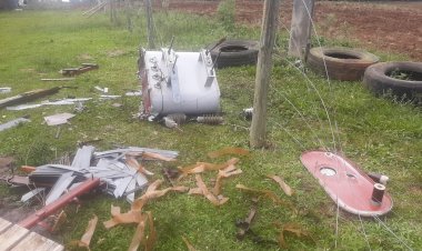 LEBON RÉGIS: LADRÕES DERRUBAM TRANSFORMADOR DE ENERGIA EM POSTE PARA FURTAR COBRE