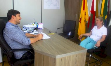 PREFEITO DOUGLAS RECEBEU  VISITA DA PREFEITA DE SANTA CECÍLIA