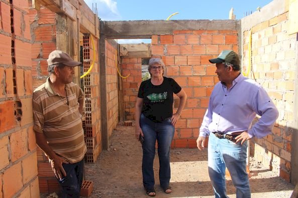 PREFEITA TERE FERLIN, VISITA OBRAS NA CIDADE