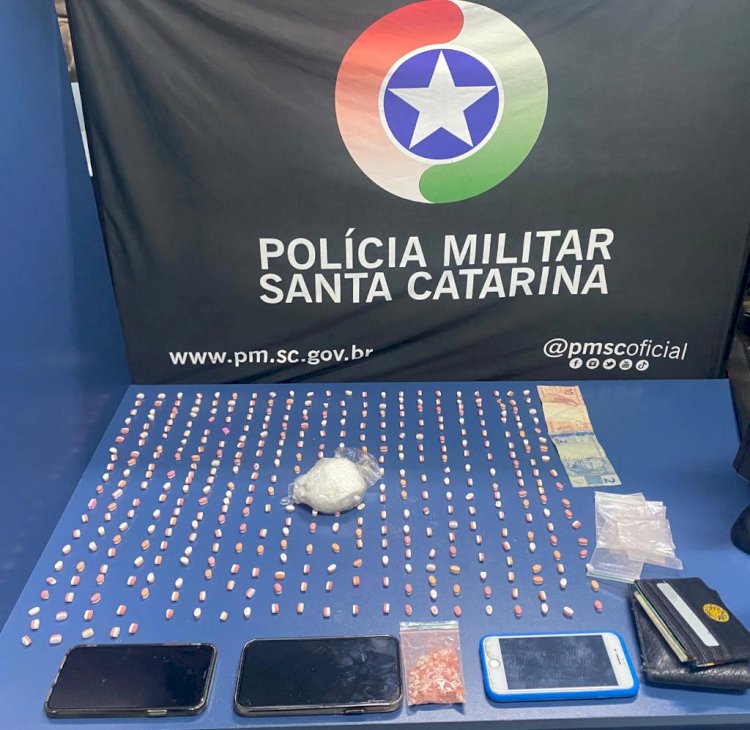 CAÇADOR: POLÍCIA ABORDA CARRO COM ECSTASY E CONDUTOR TENTA ATROPELAR POLICIAIS