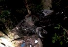 LEBON RÉGIS: VEÍCULO SAI DA PISTA E CAI EM RIBANCEIRA NO BAIRRO GRUTA
