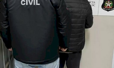 LEBON RÉGIS: POLÍCIA CIVIL DE CAÇADOR PRENDE HOMEM CONDENADO POR ESTUPRO NO INTERIOR DO MUNICÍPIO