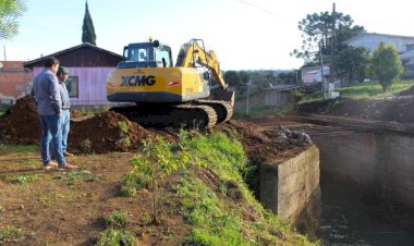 RUA JOÃO SCHEFEMACHER  GANHA UMA NOVA PONTE