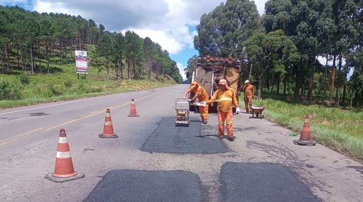 DEINFRA RECUPERA TRECHO DA SC 350 NO KM 229