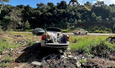 CAÇADOR: FUNCIONÁRIOS DE EMPRESA SÃO FLAGRADOS PELA POLÍCIA LANÇANDO RESÍDUOS EM ÁREA DE MATA