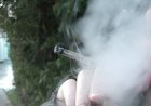 __ADOLESCENTES SÃO FLAGRADOS USANDO DROGAS EM SALA DE AULA EM CURITIBNOS______________________________________