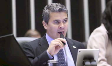 COMISSÃO DE EDUCAÇÃO APROVA PROJETO QUE PROÍBE CELULAR NAS ESCOLAS PARA MENORES DE 10 ANOS