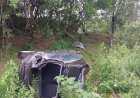 LEBON RÉGIS: CRIANÇA E HOMEM SÃO EJETADOS DE VEÍCULO DURANTE CAPOTAMENTO