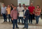 DOUGLAS MELLO RECEBE MOÇÃO DE APLAUSO DA CÂMARA DE VEREADORES