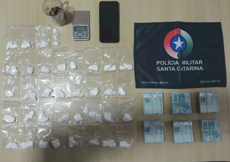 HOMEM É PRESO ACUSADO DE TRÁFICO DE DROGAS