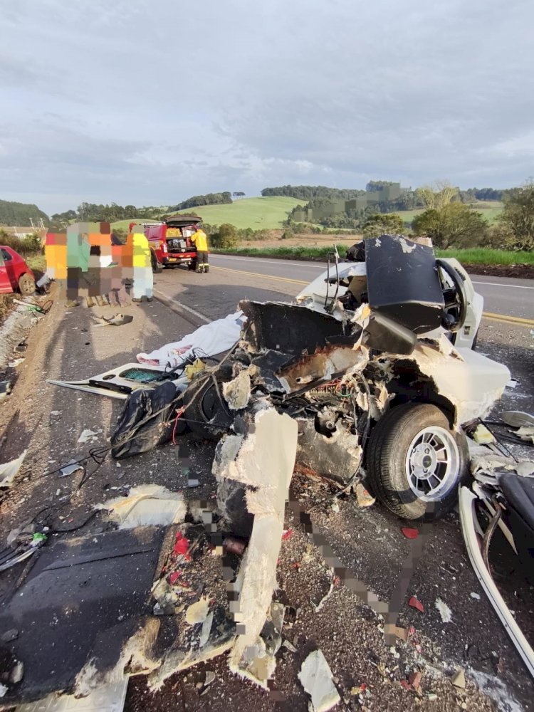 CASAL MORRE APÓS COLISÃO ENTRE VEÍCULOS NA BR-470