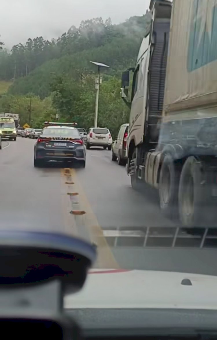 AMBULÂNCIA QUE LEVAVA CAÇADORENSE PARA TRANSPLANTE DE ÓRGÃOS É ESCOLTADA PELA POLÍCIA DURANTE TRÂNSITO INTENSO