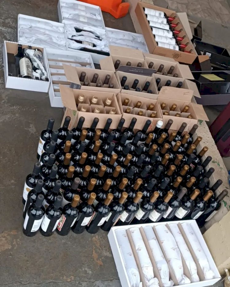 LEBON RÉGIS: CARGA DE VINHO É APREENDIDA PELA POLÍCIA RODOVIÁRIA NA SC-350