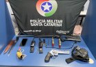LEBON RÉGIS: POLÍCIA AMBIENTAL APREENDE ARMAS E MUNIÇÕES APÓS DENÚNCIA DE CAÇA ILEGAL NA LOCALIDADE DE SÃO SEBASTIÃO