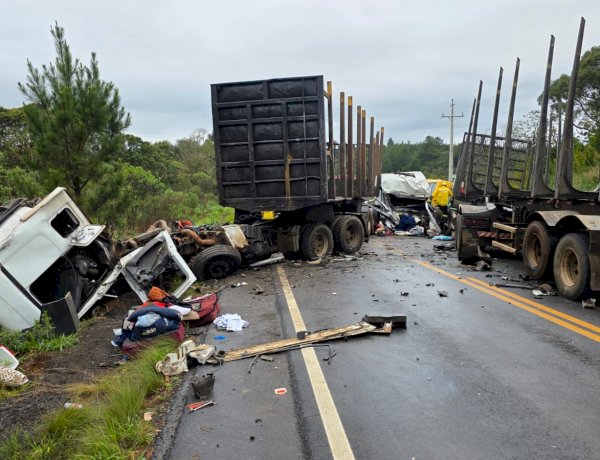 CAMINHONEIRO DE LEBON RÉGIS SOFRE  ACIDENTE E É  TRANSPORTADO DE HELICÓPTERO EM ESTADO GRAVÍSSIMO  PARA HOSPITAL MAICE